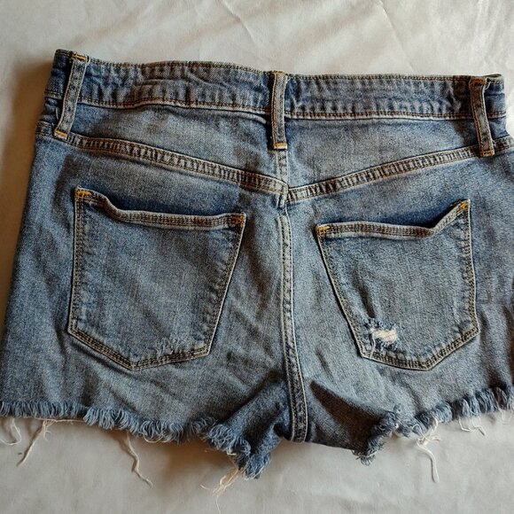Jean Shorts - Picture 3 of 4